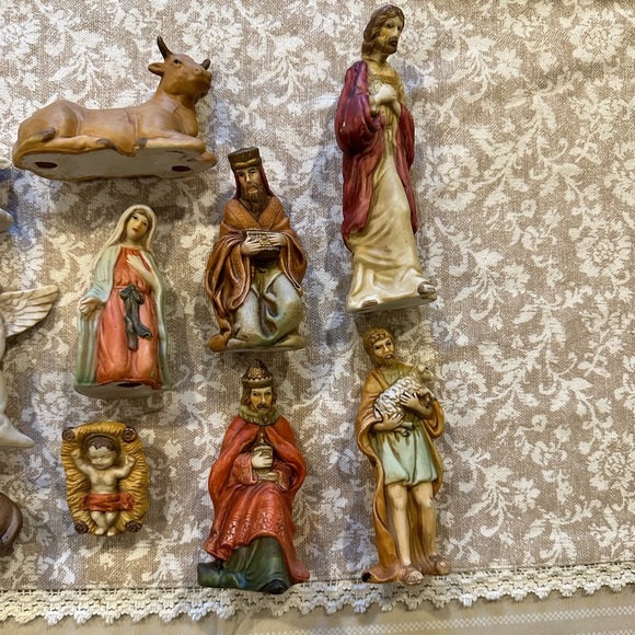 Gorgeous Vintage Christmas Jesus Nativity Set Hand Painted Porcelain 11 Piece - Picture 7 of 16